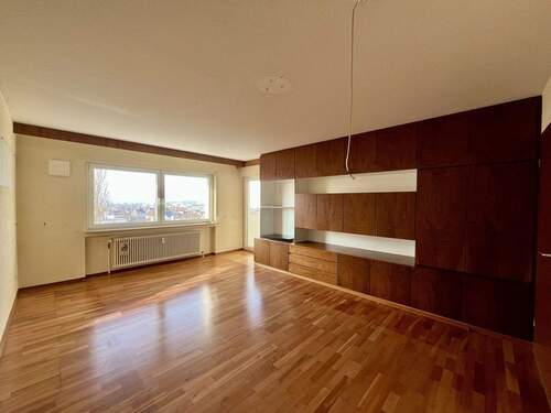 Wohnzimmer - 2 Zimmer Etagenwohnung zum Kaufen in Neckarsulm