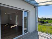 Blick von der Terrasse in den Wohnbereich - 