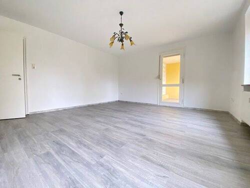 Wohnzimmer - Etagenwohnung mit 80,00 m² in Bad Reichenhall zur Miete