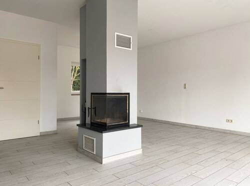 Kamin mit Blick zum Küchenbereich Obergeschoss - Kopie - 