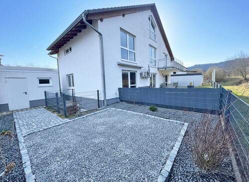 Gartenfläche - 4 Zimmer Etagenwohnung in Hirschberg an der Bergstraße