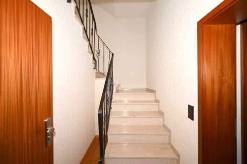 Zugang Wohnbereich Haus - 