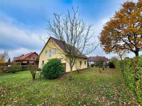 Terrasse / Garten - Mehrfamilienhaus, Wohnhaus mit 186,40 m&sup2; in Neustadt zum Kaufen