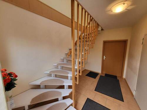 Eingang / Treppenhaus - 