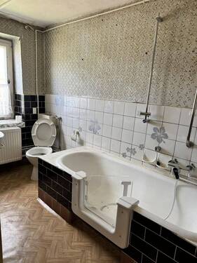 Badezimmer Vorderhaus - 