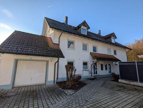 Außenansicht Eingangsbereich - 2 Zimmer Etagenwohnung zum Kaufen in Marzling