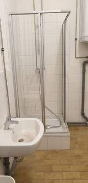 Dusche - Halle zur Miete in Höchberg
