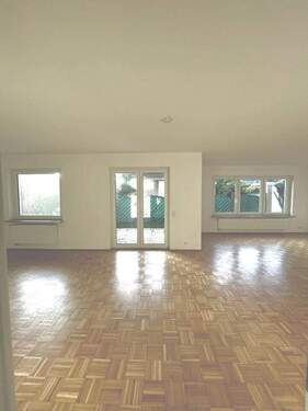 PHOTO-2025-11-05-11-33-47 3.jpg - 9 Zimmer Einfamilienhaus in Langenhagen