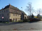 Wohnhaus von der Straßenseite - 6 Zimmer Bauernhaus, Landhaus zum Kaufen in Oschatz