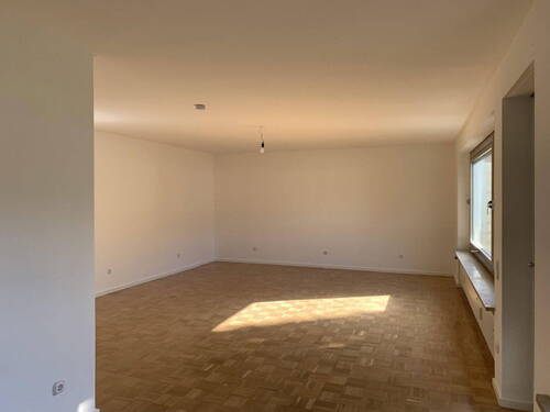 Blick von Essbereich - 3 Zimmer Etagenwohnung in München