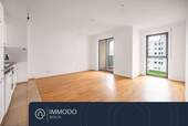 Lichtdurchflutetes Wohnzimmer - ?? Neubau-Traum am Volkspark - Moderne & barrierefreie 4 Zi Whg mit Küche, Süd-Blk, Aufzug & Duplex