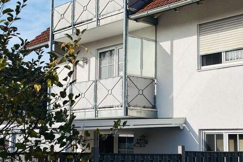 Außenansicht - Großzügige 3-Zimmer-Wohnung in Lagerlechfeld