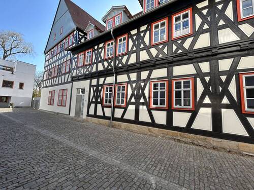 Bild 1 - Charmante Dachgeschosswohnung in denkmalgeschütztem Altbau in der Innenstadt!