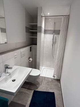 Duschbad - Bereich über Garage - 