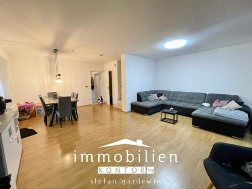 Wohnzimmer - 4 Zimmer Doppelhaushälfte in Cloppenburg