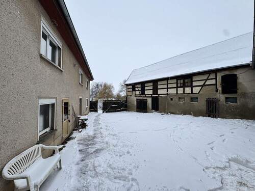 Wohnhaus + Stall - 