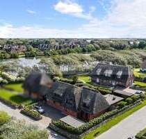 Seltene Gelegenheit: Zwei Hausteile unter Reet in bester Lage von Wenningstedt am Dorfteich - Wenningstedt-Braderup