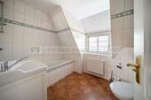 Hausteil 1 - Badezimmer - 