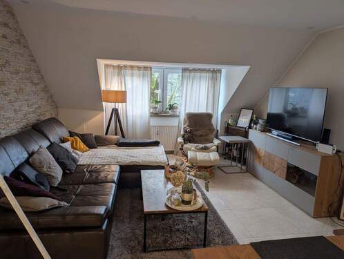 Wohn & Esszimmer - Exklusive Dachgeschosswohnung mit eigenem Rückzugsort im Souterrain in Essen-Frohnhausen