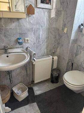 Zweites Bad mit Dusche.jpg - 