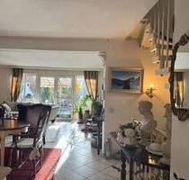 Traumhaftes helles Reihenhaus möbliert Terrasse Stellplatz Kamin 3 Schlazimmer zentral - Hamburg Schnelsen