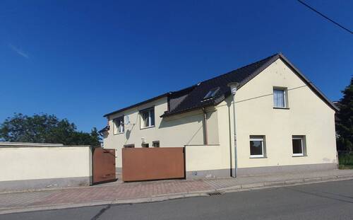 Straßenansicht - 5 Zimmer Einfamilienhaus zum Kaufen in Laußig