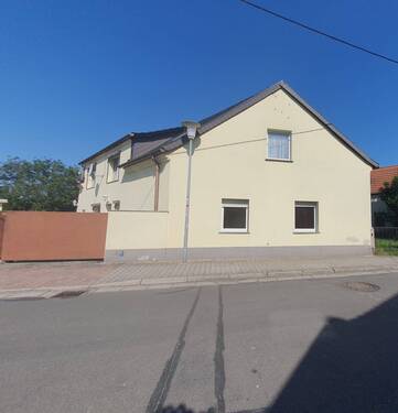 Straßenansicht - 5 Zimmer Einfamilienhaus in Laußig