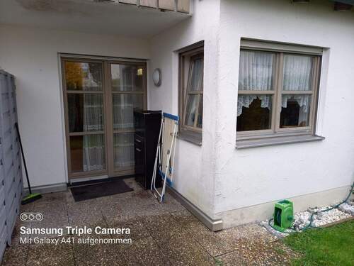 Blick vom Garten zur Terrasse - 