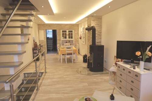 Wohn-, Esszimmer - Reihenhaus mit 67,30 m&sup2; in Oberndorf am Neckar zum Kaufen