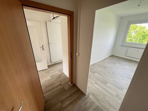 Flurbereich mit Trenntür - 