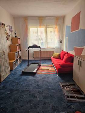 Zimmer 2 - 3 Zimmer Etagenwohnung in Berlin