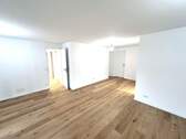 Wohnzimmer - 5 Zimmer Etagenwohnung zum Kaufen in Esslingen