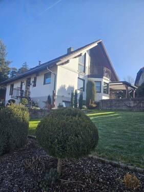 Ansicht 1.jpg - Familienfreundliches Haus mit Balkon und Terrasse in Geislingen