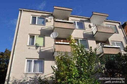 Rückansicht mit Balkon - 2 - Zimmer-Wohnung im dritten Obergeschoß