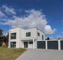 *Neubau im Bauhausstil* Gehobenes Ambiente und perfekte Energieeffizienz! - Burkau