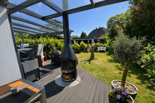 Gemütliche Terasse mit Kamin und Garten - 4 Zimmer Einfamilienhaus zum Kaufen in Husum