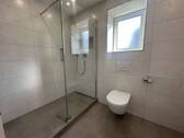Bad mit Dusche - 