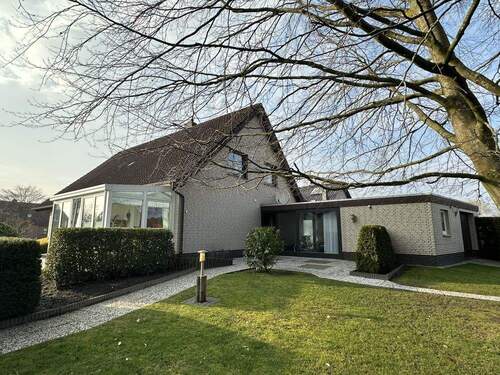 Außenaufnahme aus dem Garten - 6 Zimmer Einfamilienhaus in Ostrhauderfehn