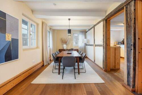 Esszimmer 1. OG. KI modifiziert - 