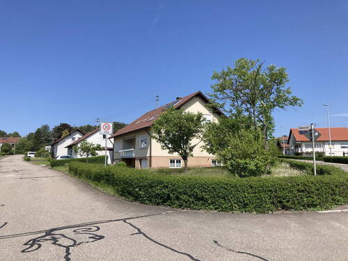 Bild 3 - 1 Zimmer Einfamilienhaus in Böttingen