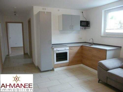 Bild 1 - ** Optimales Singleobjekt ! - Helle 2-Zi-UG-Wohnung mit Stellplatz **