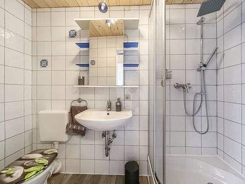 Haupthaus 1. Obergeschoss Appartement DU/WC - 