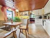Haupthaus Erdgeschoss Kochen/ Essen - Großzügiges Mehrfamilienhaus mit Charme und Potenzial in Tacherting