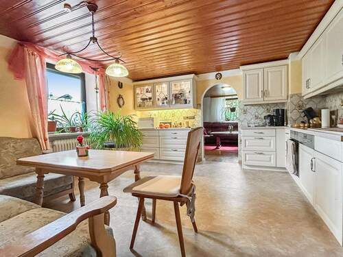 Haupthaus Erdgeschoss Kochen/ Essen - Großzügiges Mehrfamilienhaus mit Charme und Potenzial in Tacherting