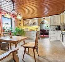 Großzügiges Mehrfamilienhaus mit Charme und Potenzial in Tacherting