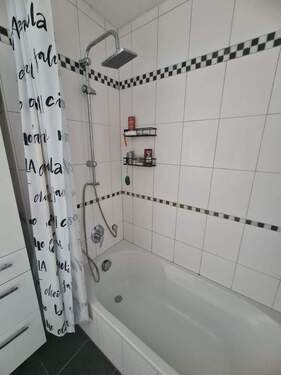 Bad1.jpg - 2 Zimmer Etagenwohnung in Schweinfurt