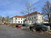 Ansicht mit Zufahrt - Einfamilienhaus zum Kaufen in Zwickau