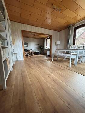 Wohnzimmer - 6 Zimmer Einfamilienhaus in Burgwedel