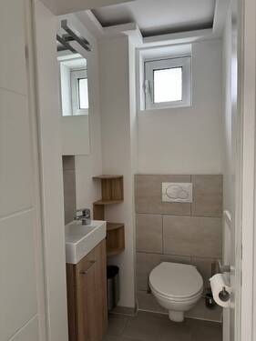 Modernes Gäste-WC - 