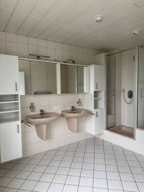 ...und zwei Waschbecken - 